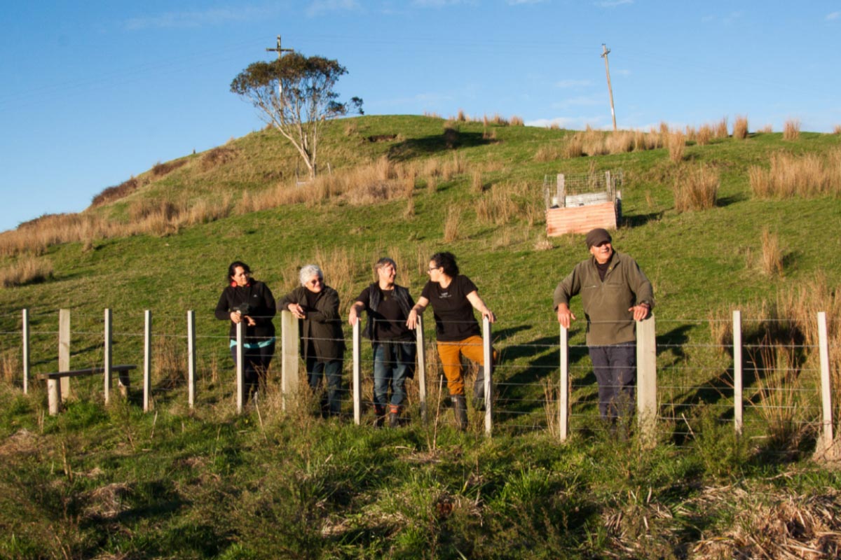 Yvonne Taura, landowner Mere Whaanga, Jo Smith, Jessica Hutchings, Pahauwera Kaumatua Richard Allen at Taipōrutu, Māhia, NZ